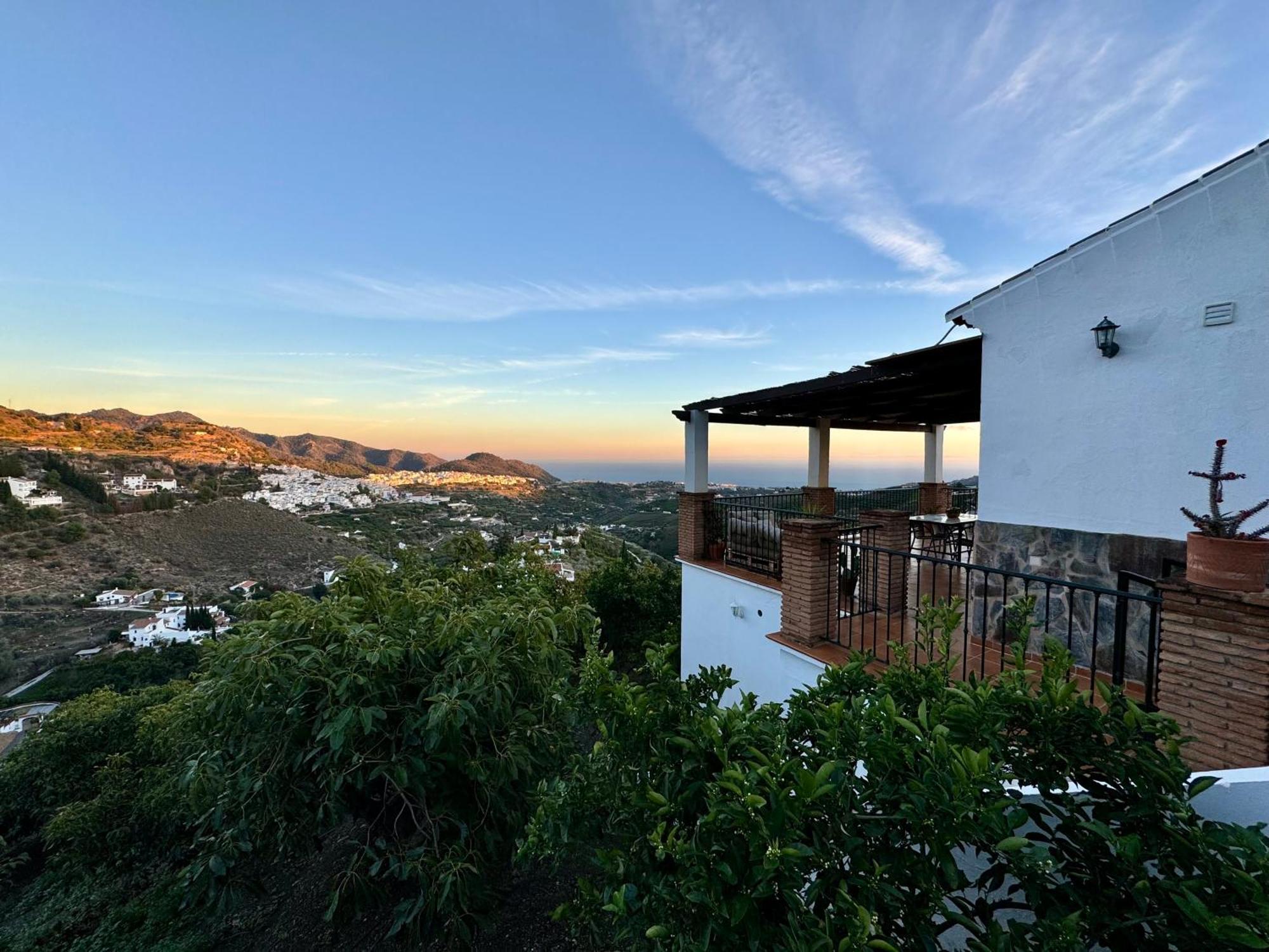 Villa En Frigiliana Con Piscina, Jacuzzi Y Espectaculares Vistas ภายนอก รูปภาพ