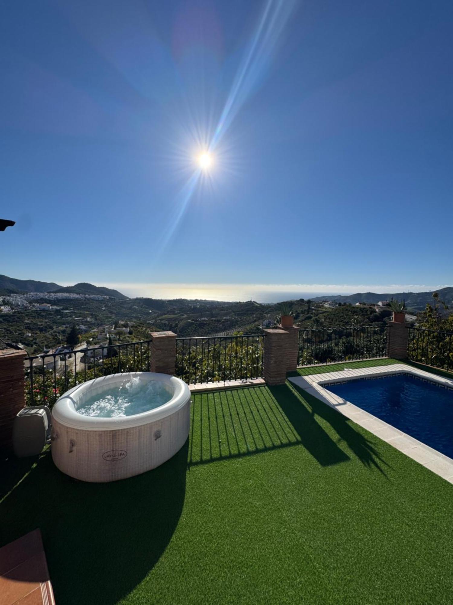 Villa En Frigiliana Con Piscina, Jacuzzi Y Espectaculares Vistas ภายนอก รูปภาพ