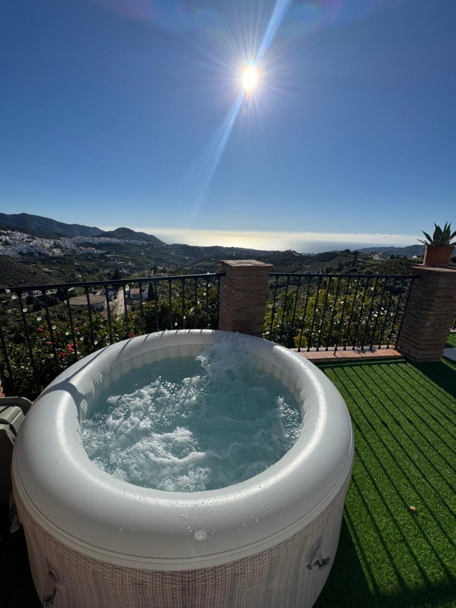 Villa En Frigiliana Con Piscina, Jacuzzi Y Espectaculares Vistas ภายนอก รูปภาพ