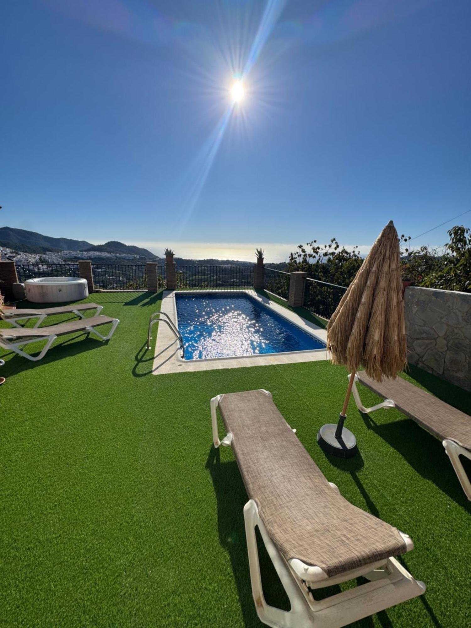 Villa En Frigiliana Con Piscina, Jacuzzi Y Espectaculares Vistas ภายนอก รูปภาพ