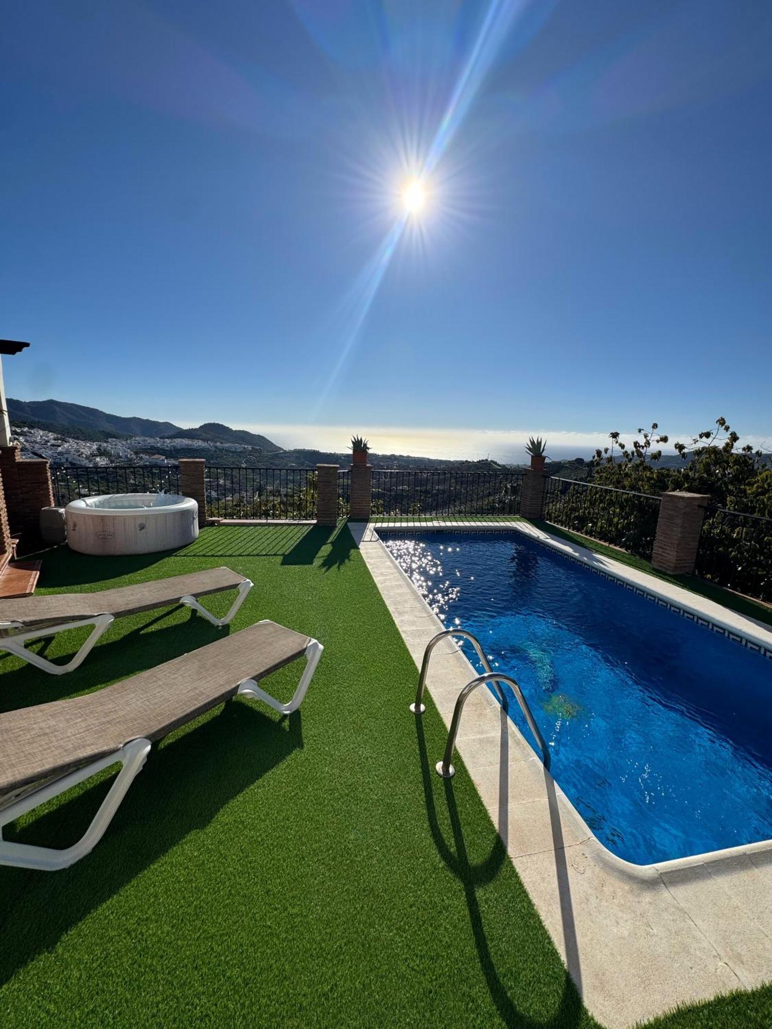 Villa En Frigiliana Con Piscina, Jacuzzi Y Espectaculares Vistas ภายนอก รูปภาพ